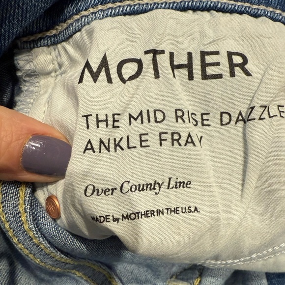 MOTHER NEW Mid Rise Dazzler Ankle Fray in Over the county Line Jeans size 27 - Picture 6 of 14